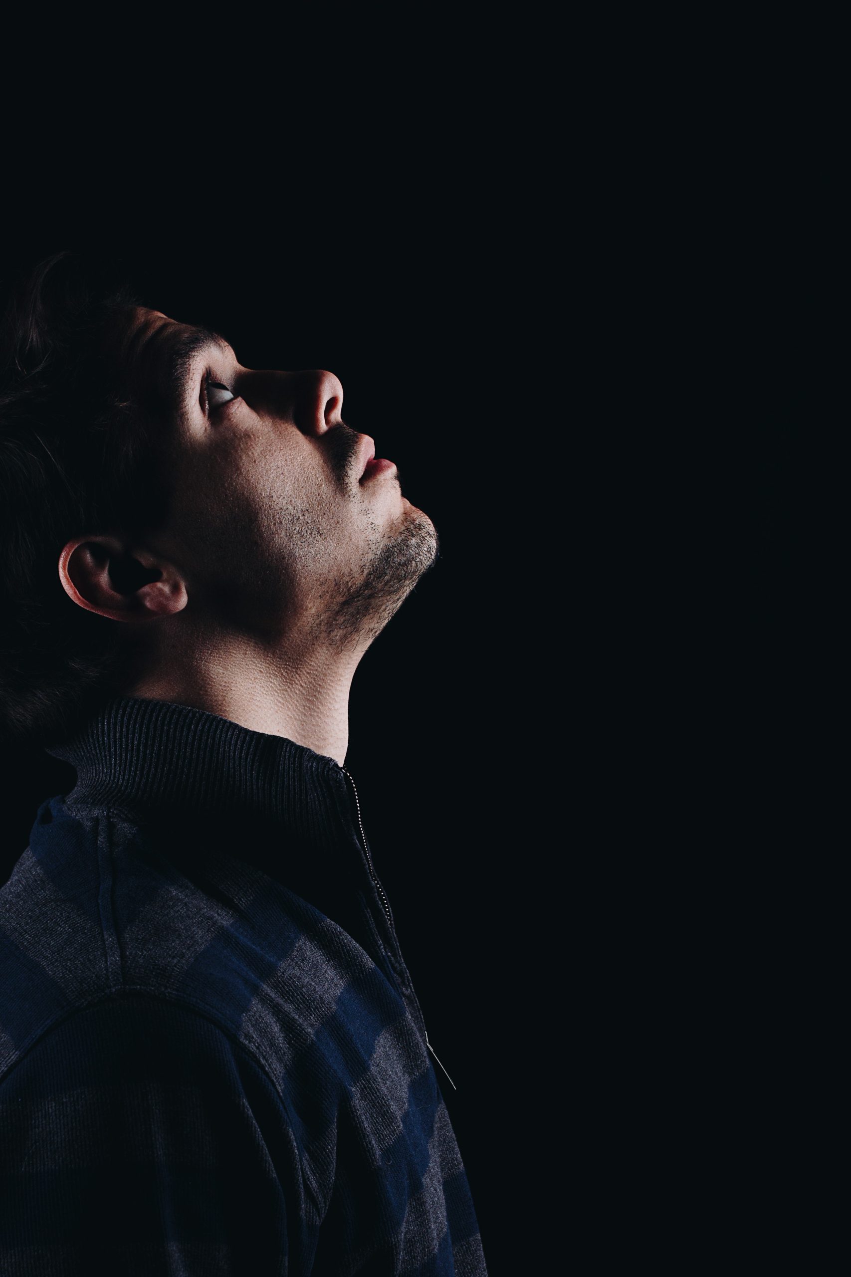 De la Oscuridad a la Educación De la Oscuridad a la Educación